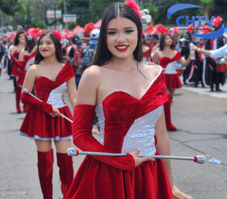 Conozca las palillonas más atractivas que desbordaron belleza en los desfiles del 15 de septiembre