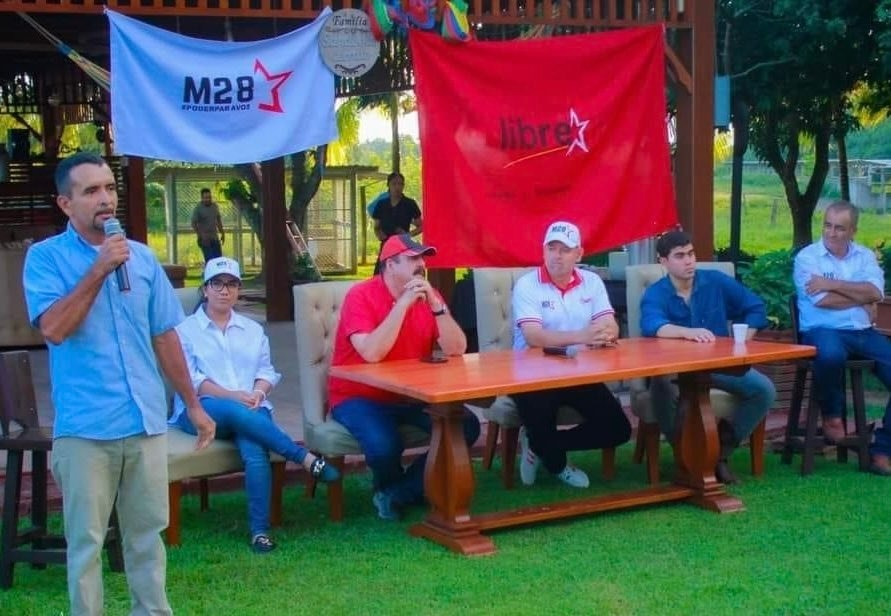 Carlos Zelaya reaparece en acto político en Catacamas tras escándalo del narcovideo