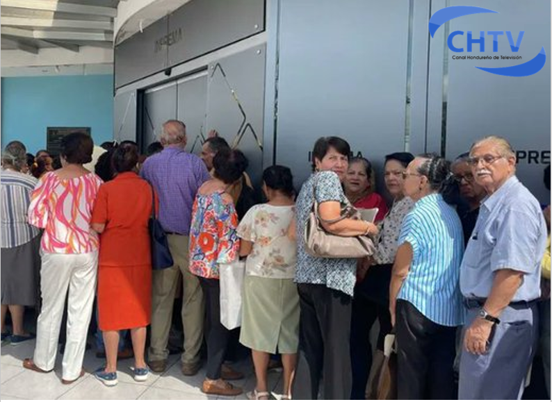 Caos en el Inprema, jubilados exigen el pago de las 60 rentas en medio de incertidumbre