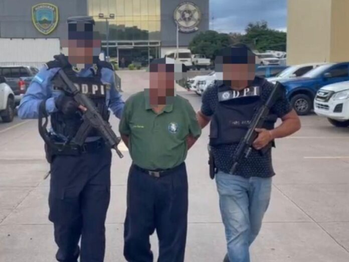 ¡Falso profeta! Supuesto pastor evangélico es arrestado tras abusar sexualmente de su prima de tan sólo 15 años