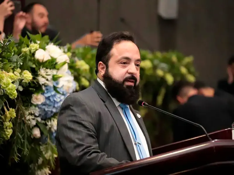 Luis Redondo impondría a la fuerza con una Consulta Popular la Ley de Justicia Tributaria en caso que el Congreso Nacional no acompañe