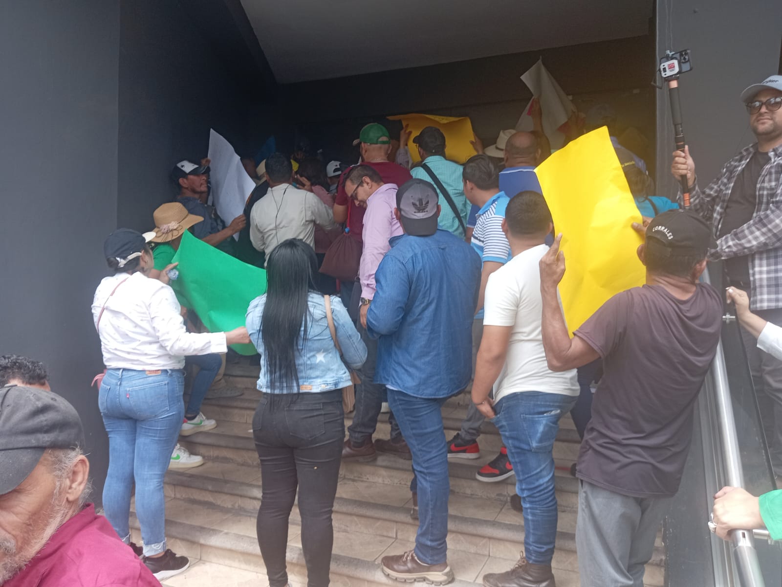 Transportistas protestan contra la Terminal del Pacífico en Choluteca