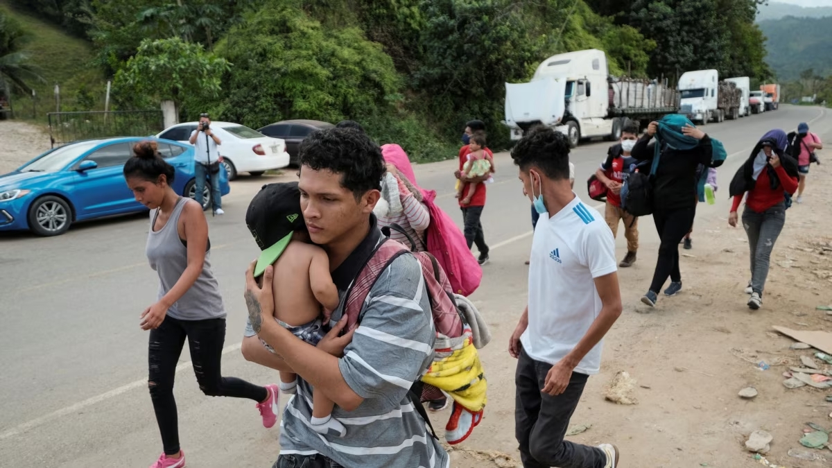 ¡Lamentable! Mano de obra de jóvenes hondureños migra hacia otros países por falta de oportunidades en Honduras