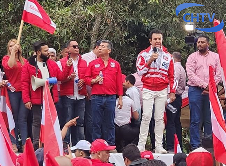 Salvador Nasralla concentra unas mil quinientas personas en su gira política en Valle De Ángeles