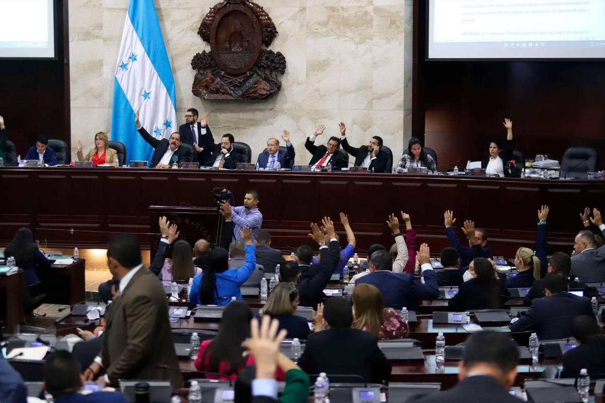 CN suspendió la sesión y convoca para mañana debido a condiciones climáticas e inundaciones en el país