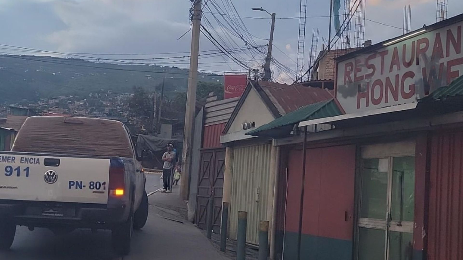 Desnudo y sin signos vitales encuentran a un hombre en baño de un restaurante de comida china en El Carrizal
