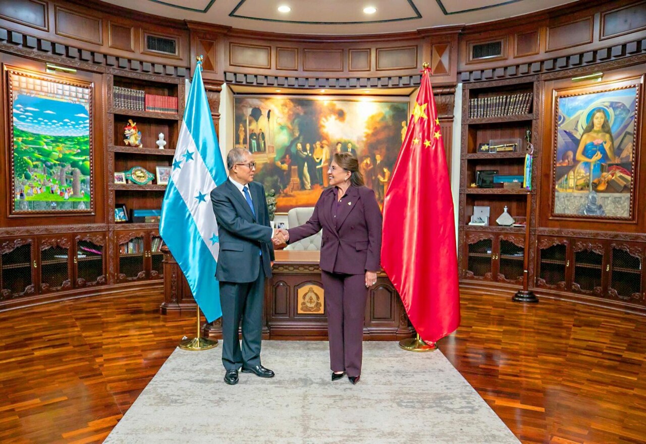 Honduras y China fortalecen cooperación tras reunión entre Xiomara de Zelaya y Li Hongzhong