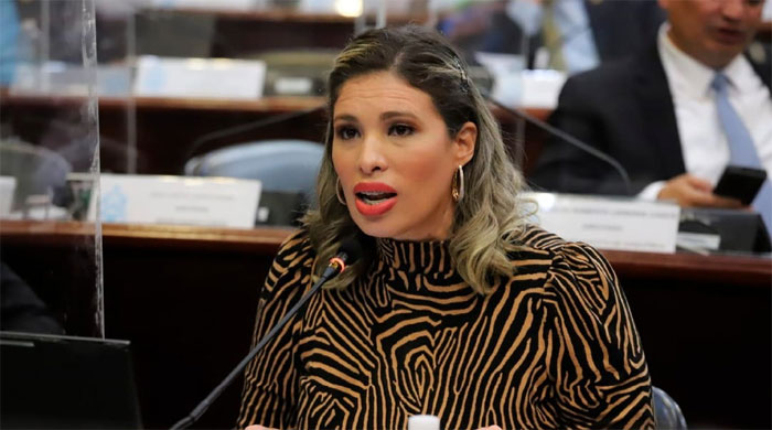 Diputada Erika Urtecho exige al Gobierno que construya hospitales en lugar de cárceles