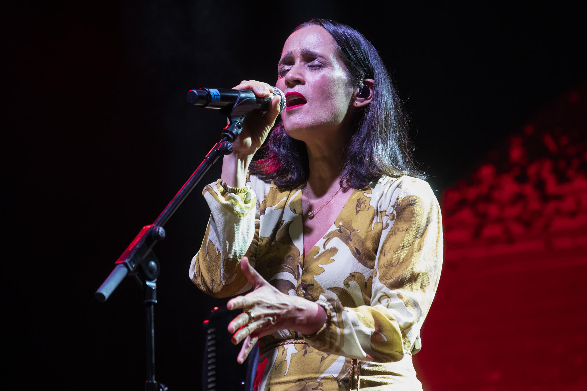 Los Latin Grammy honran a Vivir Quintana y Julieta Venegas como líderes en la música