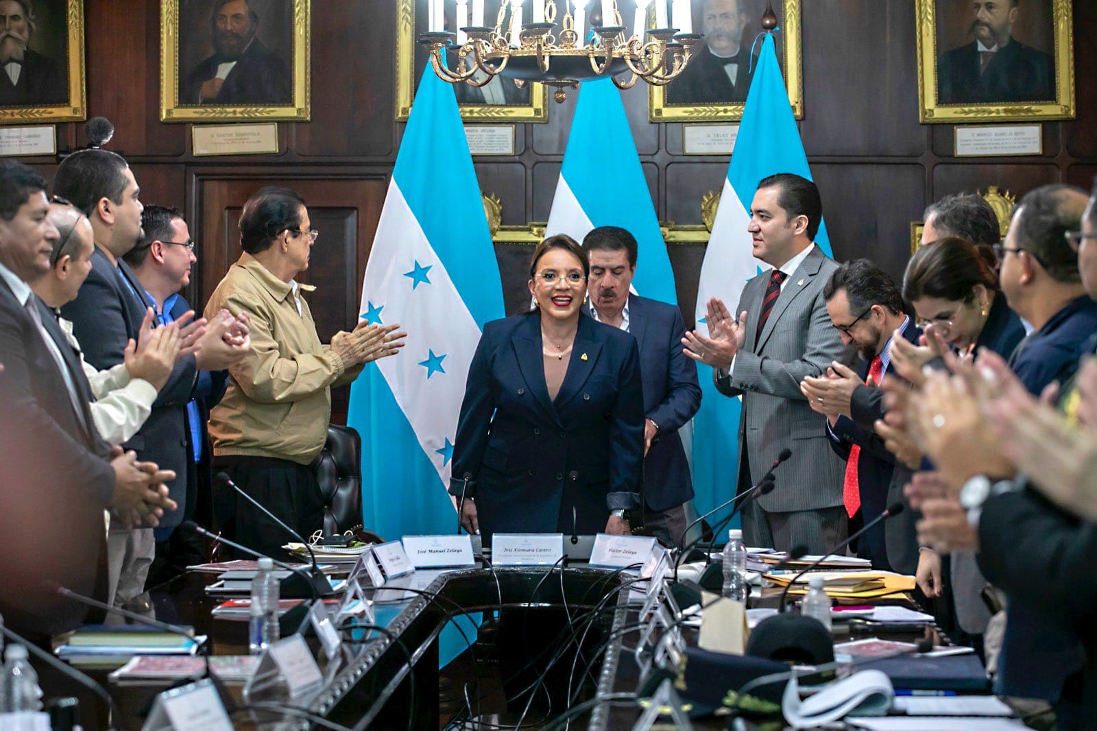 Hugo Noé Pino asegura que partida confidencial de Xiomara Castro para 2025 será de L12 millones
