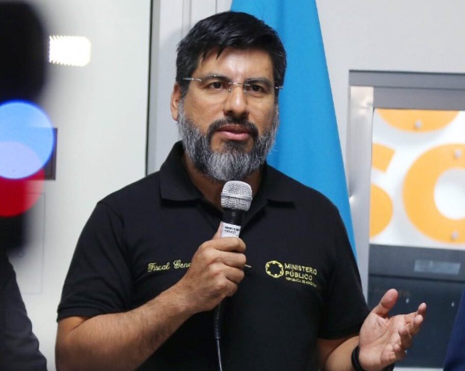 Vienen más requerimientos fiscales y si dicen que es persecución política presentará pruebas, amenaza fiscal Johel Zelaya