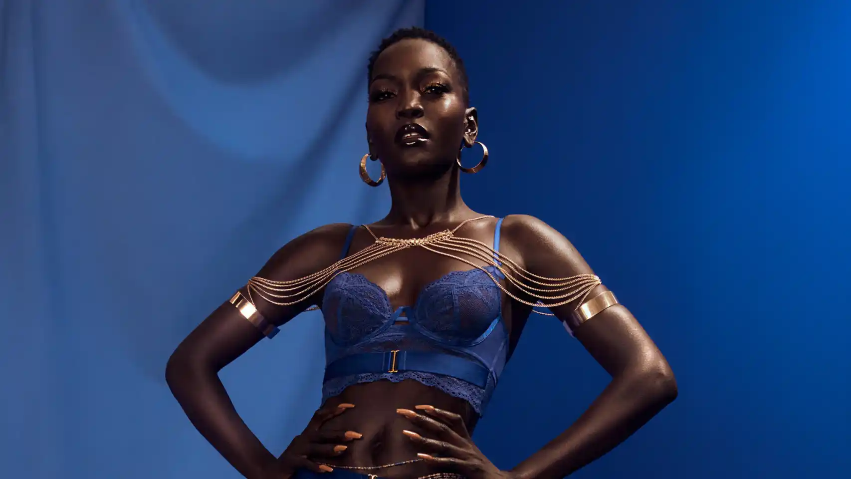 Conozca a Nyakim Gatwech la modelo sudanesa con el tono de piel más oscuro del mundo
