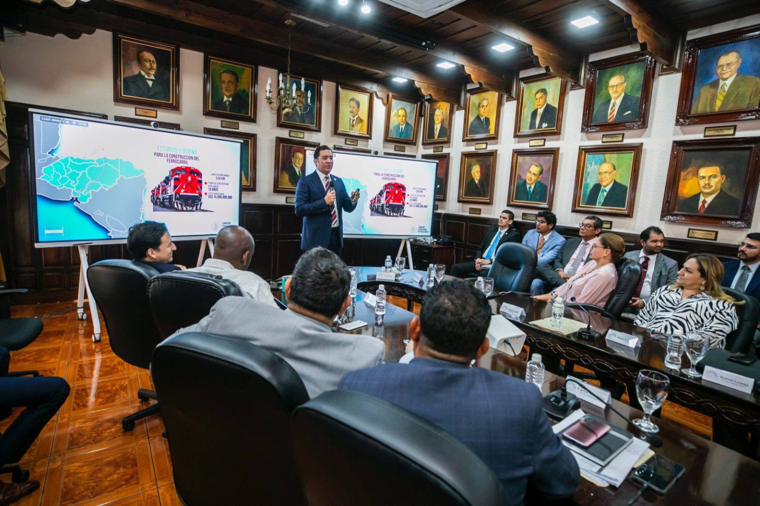 Gobierno anuncia que primer borrador de ley para crear empresa estatal del Ferrocarril Interoceánico está listo