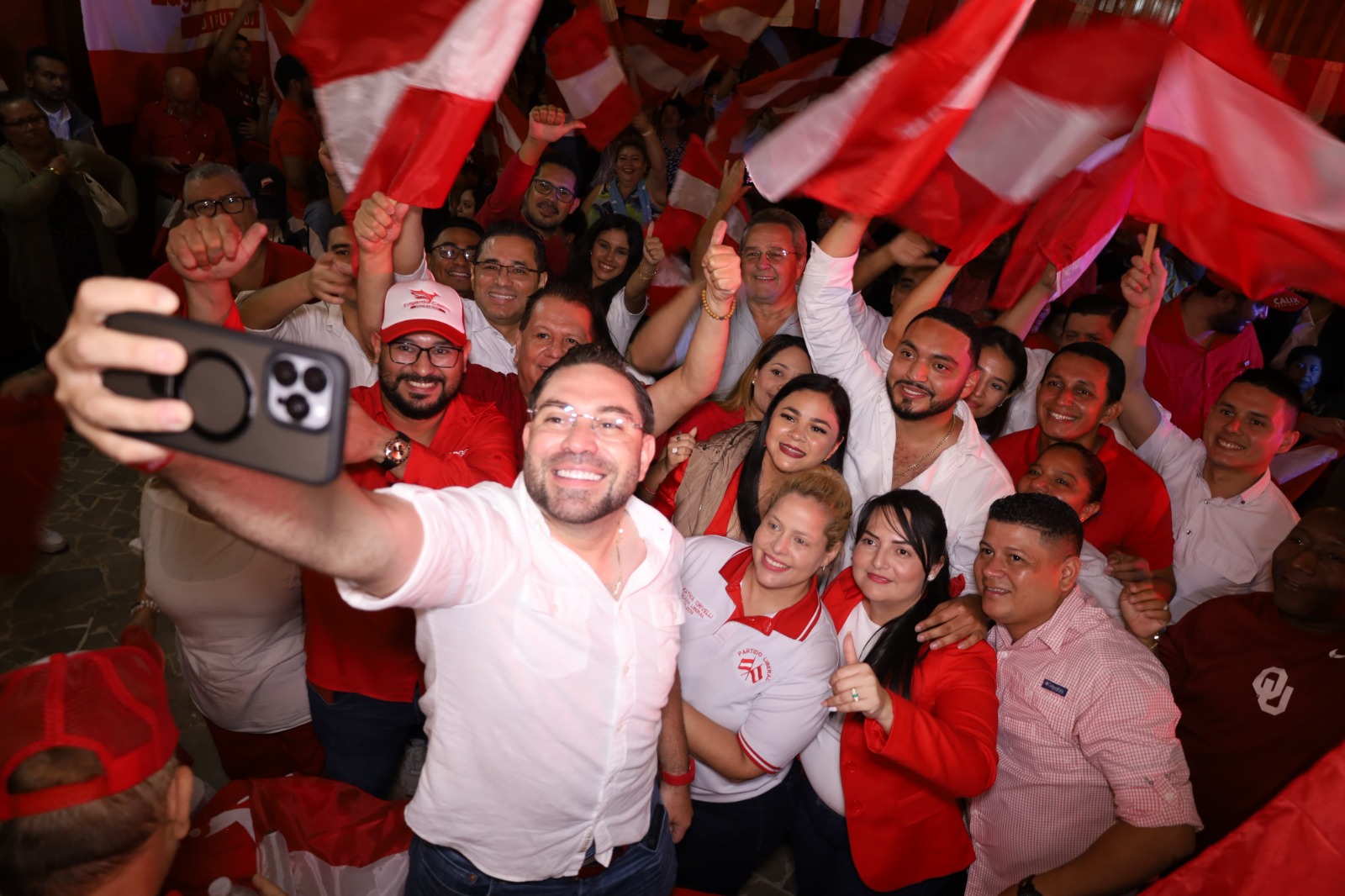 Jorge Cálix enciende la llama del cambio en su gira por Yoro y Cortés