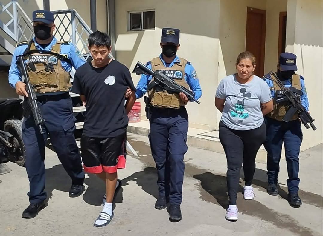 DIPAMPCO captura a mujer y su hijastro por extorsión y asesinato