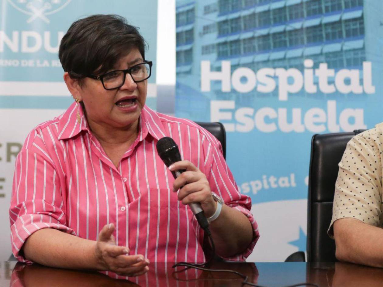 Ministra Paredes pide voto de confianza al pueblo y afirma que estabilizará el sistema de Salud