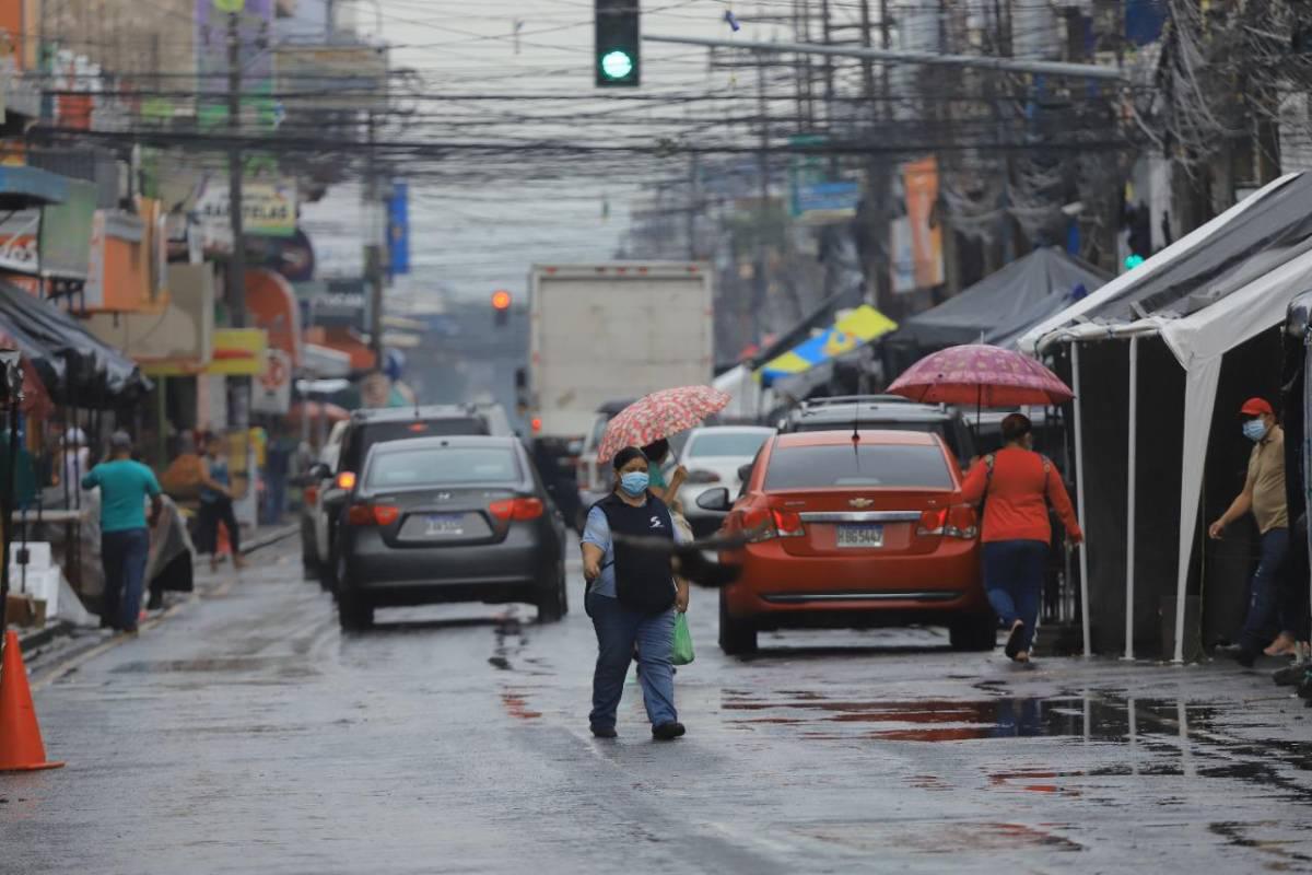 Sectores en Alerta Amarilla son afectados con inundaciones e intensas lluvias