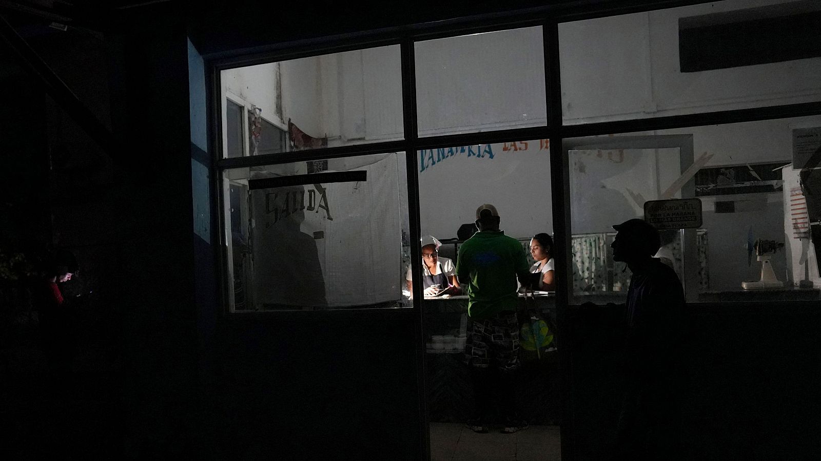 Cuba reporta apagón total tras nueva desconexión del Sistema Eléctrico Nacional