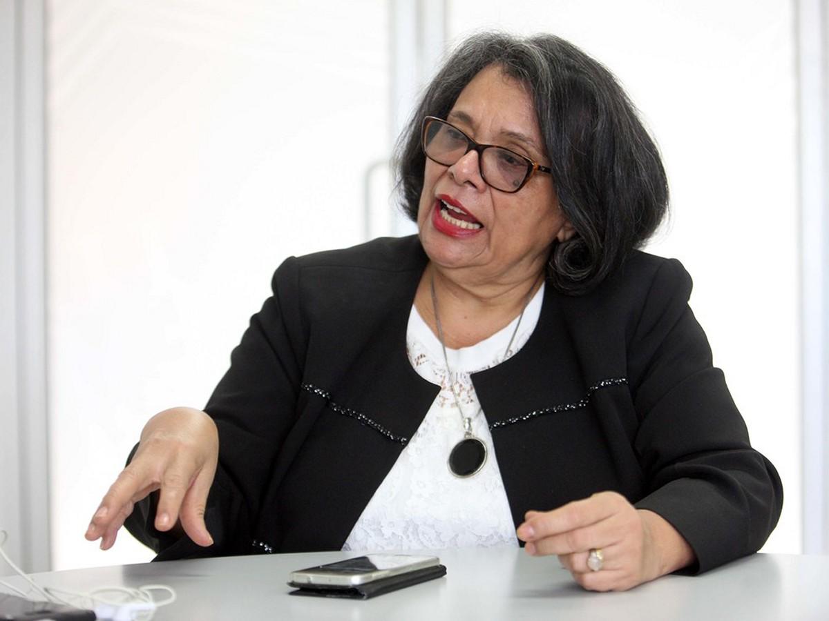 Exrectora Julieta Castellanos arremete contra el Gobierno; “Libre gobierna igual que en el pasado, con ofertas de campaña que no se cumplieron”