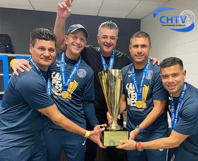 “Aguantamos todo”, Diego Vázquez celebra el campeonato del Apertura a través de redes sociales