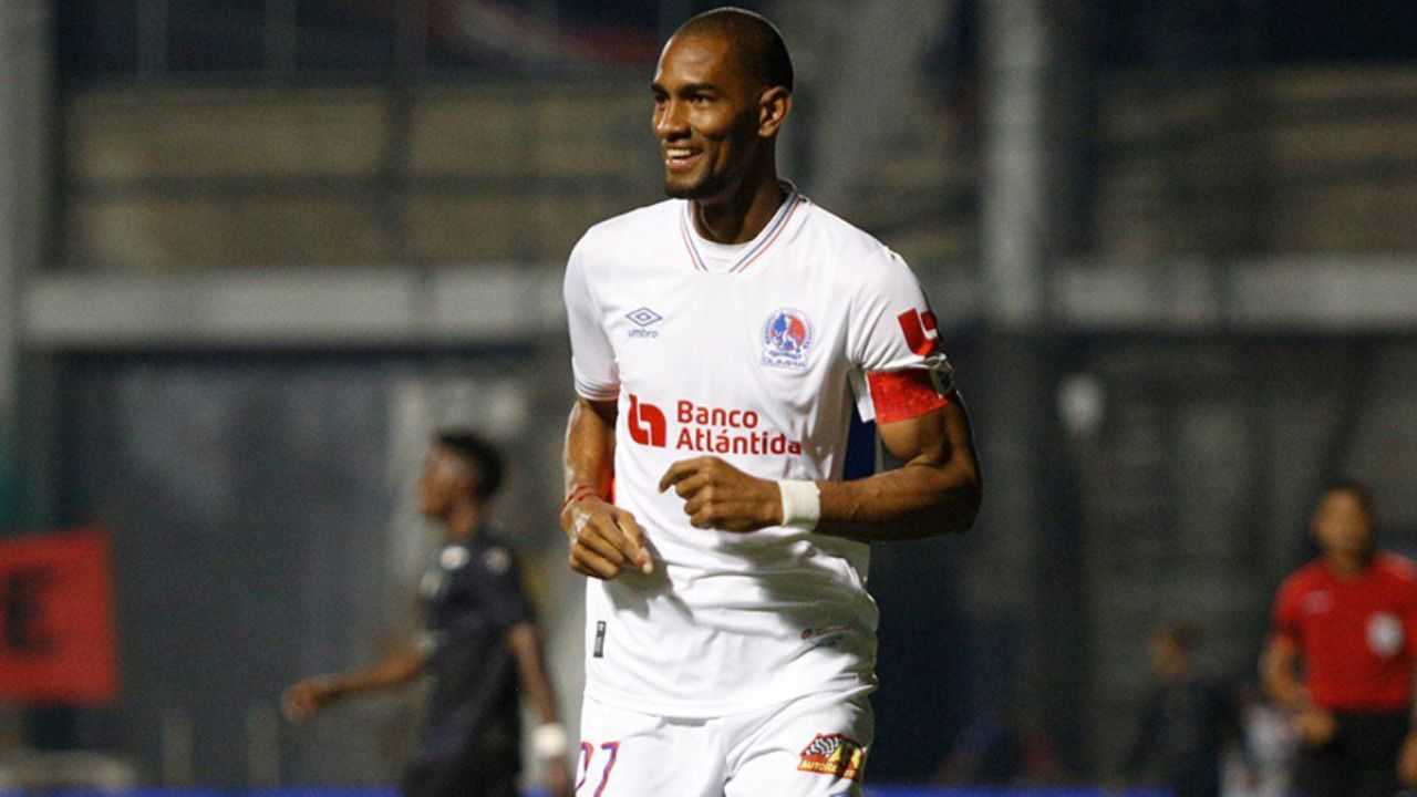 Jerry Bengtson asume responsabilidad tras fracaso de Olimpia y afirma que “no jugó nada en el torneo”