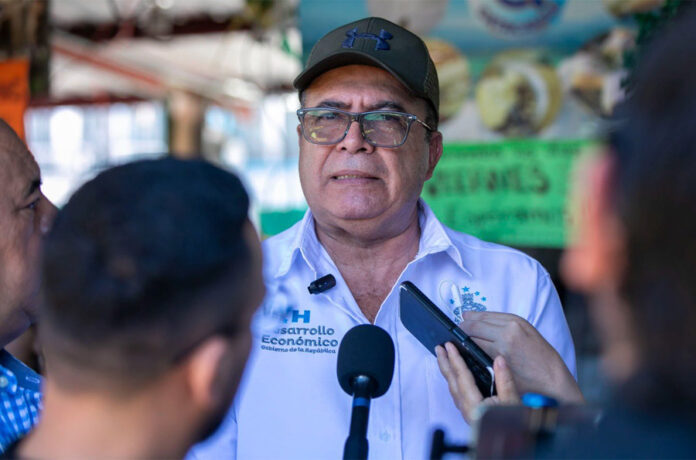 Ministro de Desarrollo Económico propone revisar el CAFTA ante las medidas radicales de EEUU