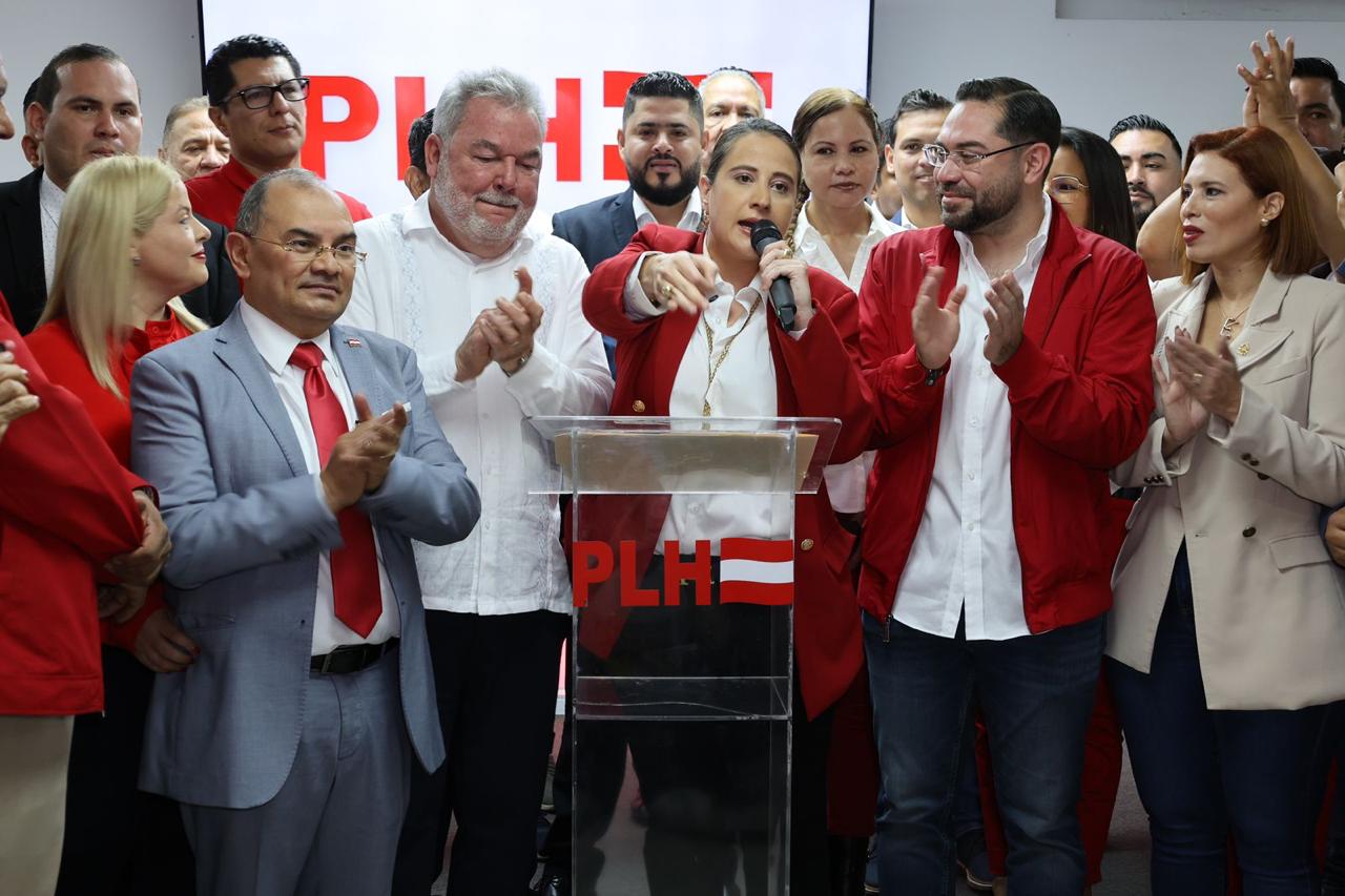 Fabiola Abudoj renuncia al movimiento de Salvador Nasralla y se une al movimiento liderado por Jorge Cálix