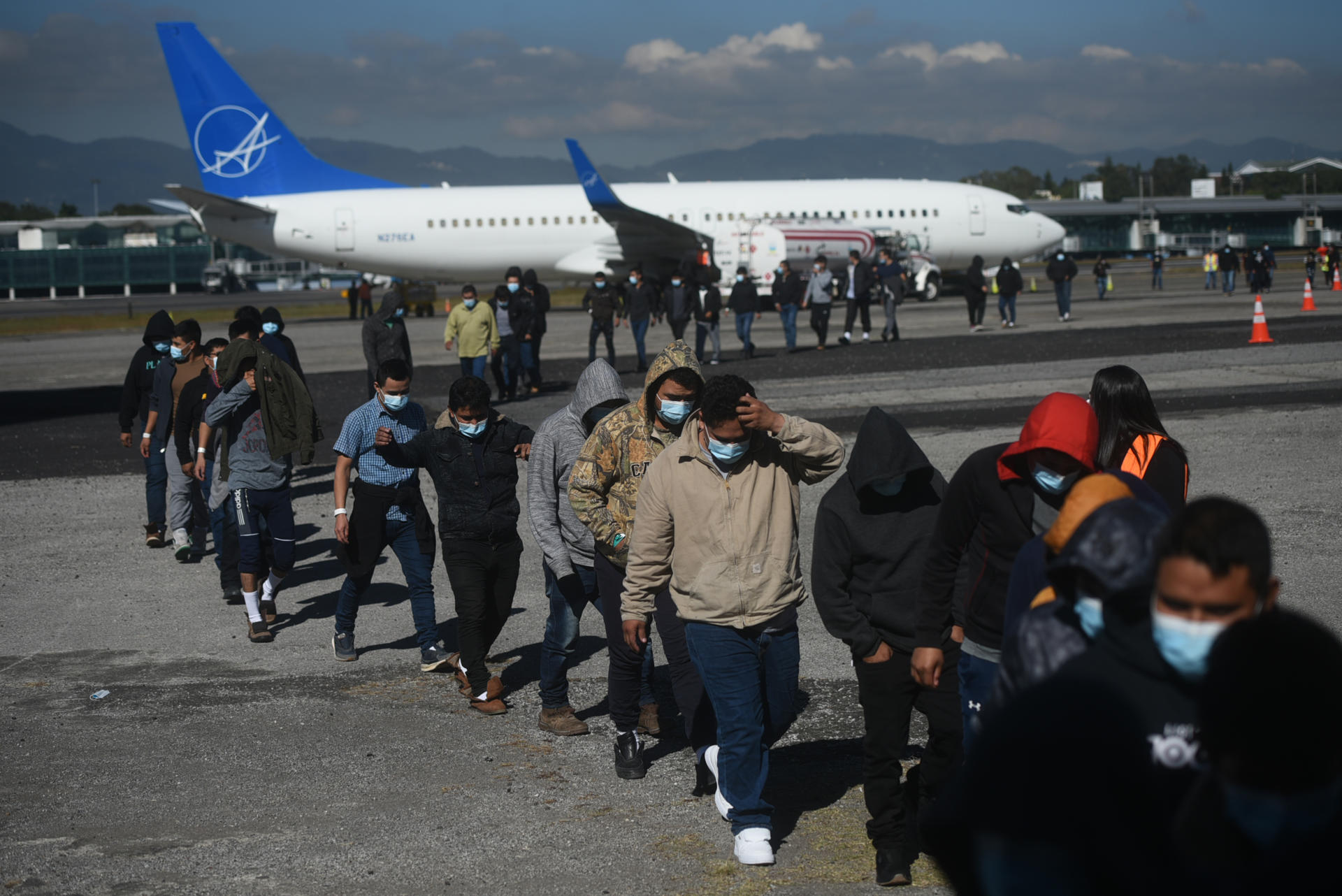 Canciller avisa que Gobierno de Xiomara Castro lanzará programa “Hermana y Hermano, vuelve a casa” para atender a los deportados