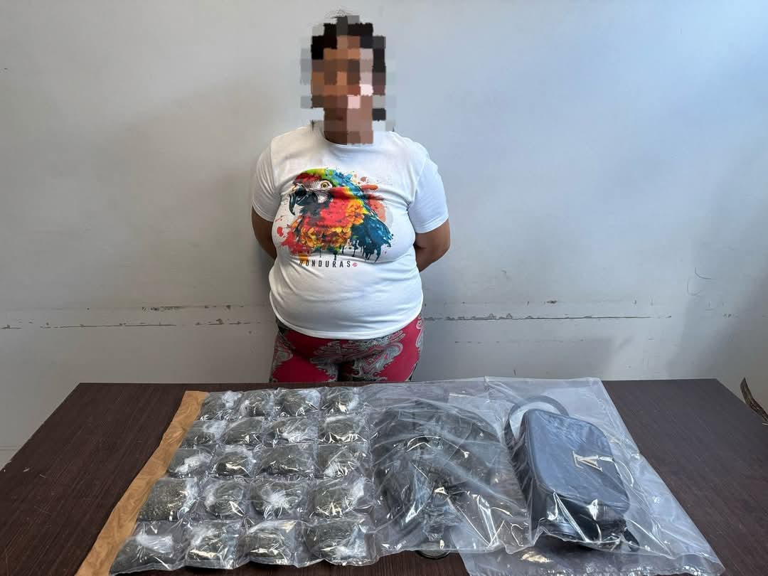 Policía Nacional detiene a alias “La China” con varios envoltorios de supuesta marihuana en Catacamas, Olancho