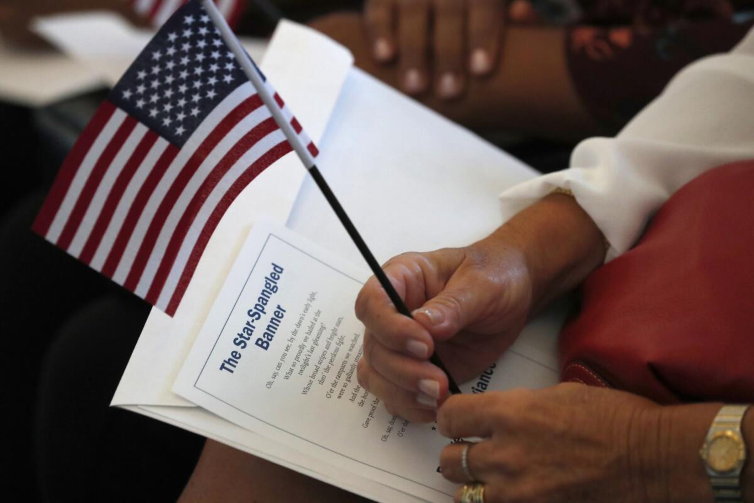USCIS endurecerá el examen de ciudadanía en EE.UU. por orden de Trump: será más difícil para inmigrantes