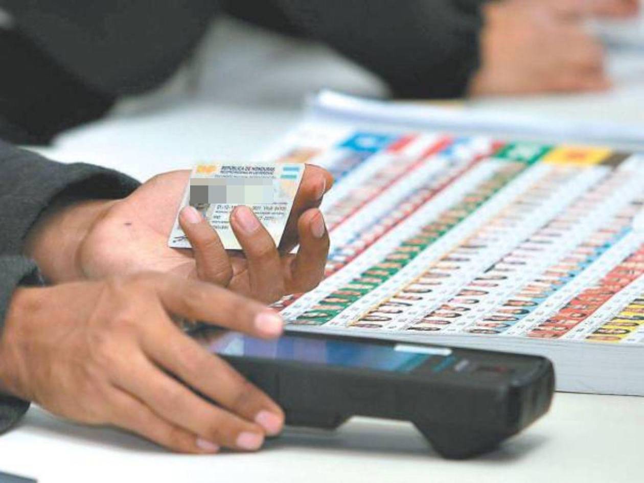 CNE destaca avances en la implementación del sistema TREP y la biometría