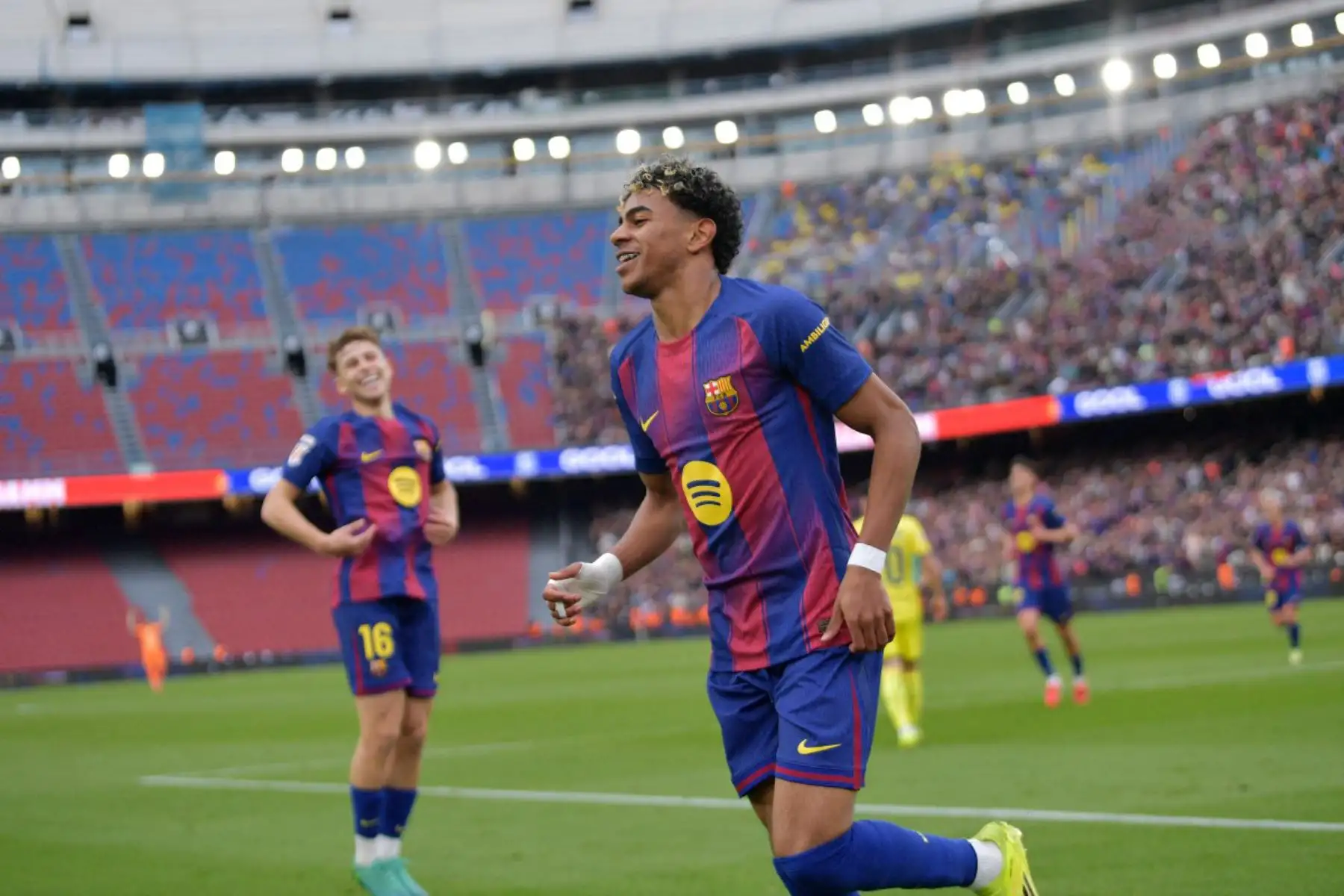 Barcelona golea al Villarreal con hat-trick de Lamine Yamal y es más líder que nunca en la Liga Española
