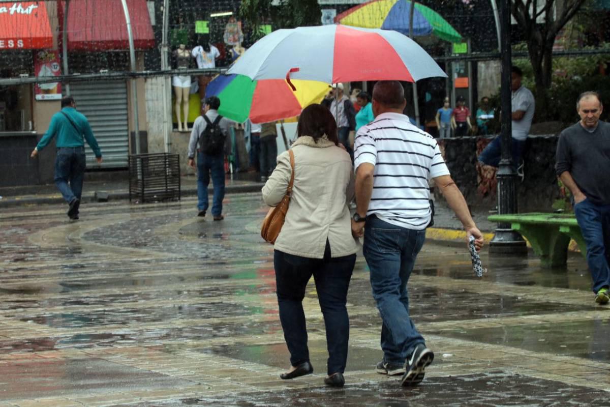 Lluvias y tormentas afectarán varias regiones de Honduras este domingo