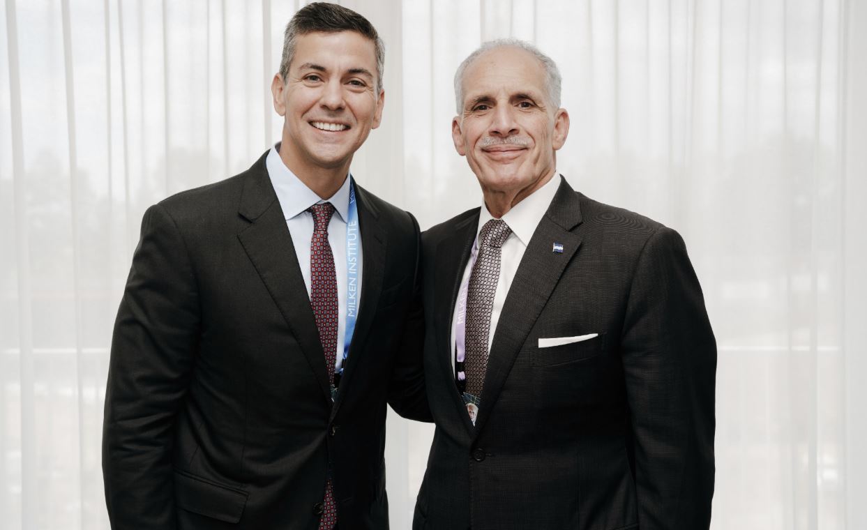 Asfura sostiene reunión con presidente de Paraguay en evento global