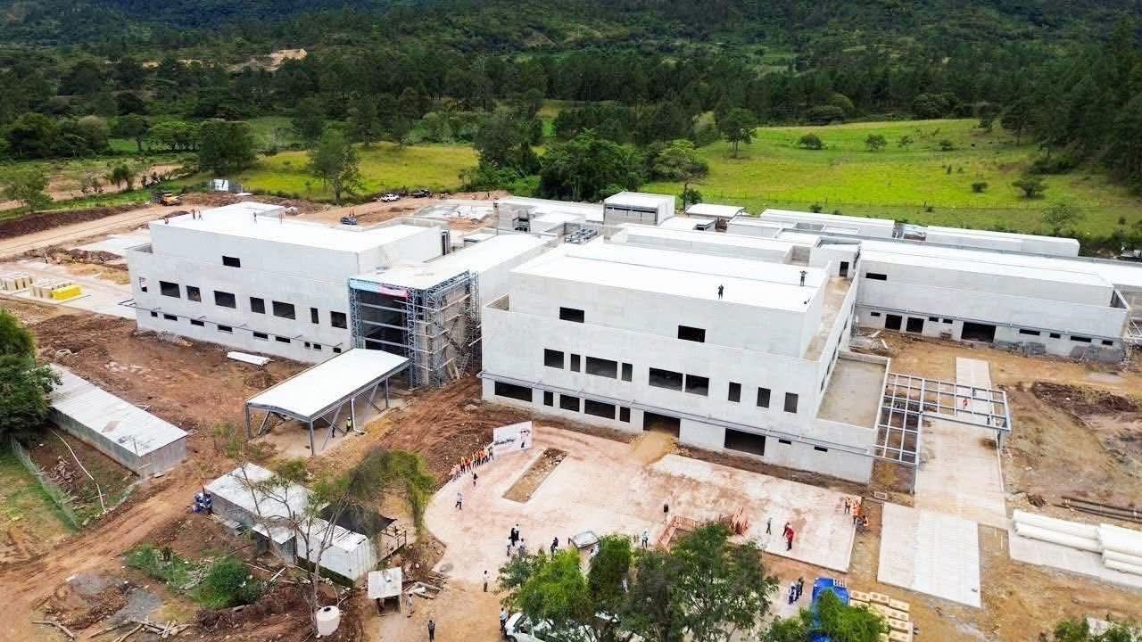 Por orden del Ministerio Público: Suspendidas obras en hospitales de Salamá, Ocotepeque y Olancho