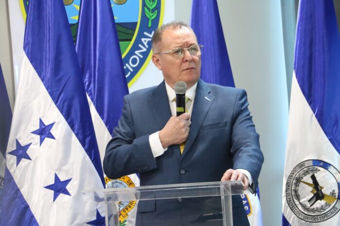 “Es sumamente difícil evaluar la seguridad del país en apenas 100 días”, afirma Gerson Velásquez