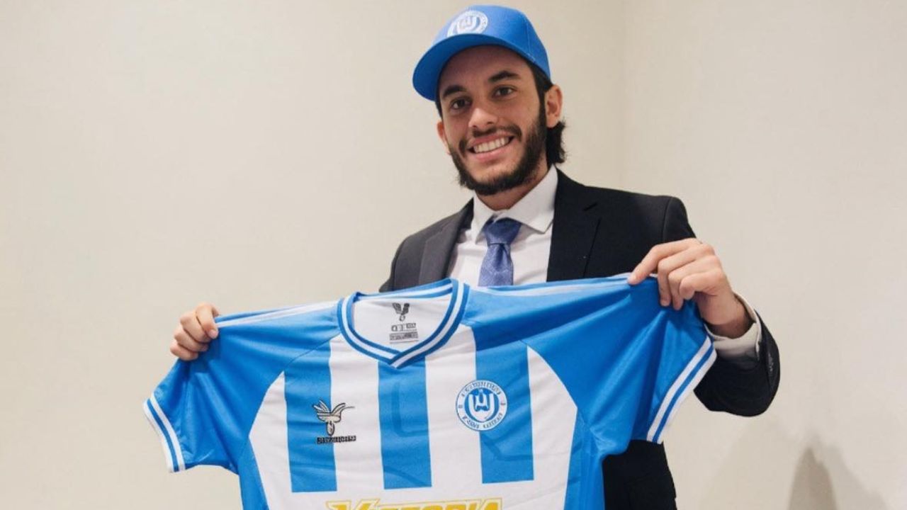 Influencer Carlos Espina se convierte en nuevo accionista del Victoria y promete transformar al club