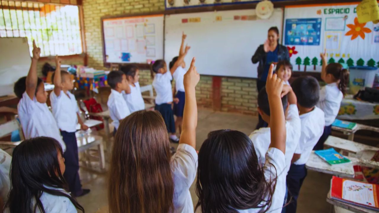 Educación mantendrá horario reducido en centros educativos por intensa ola de calor