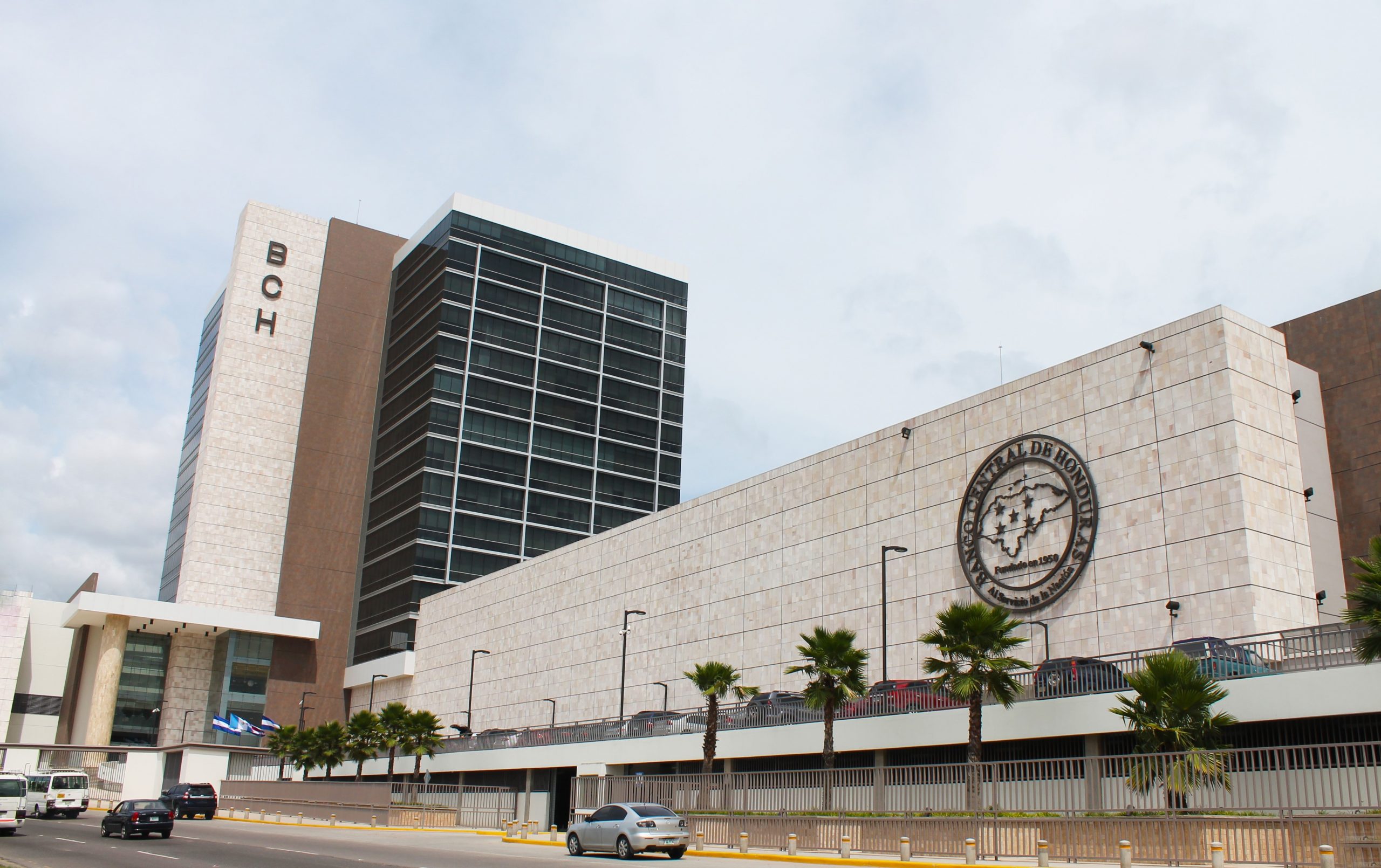 Depósitos del sector privado rebasan los L681 mil millones y fortalecen liquidez financiera