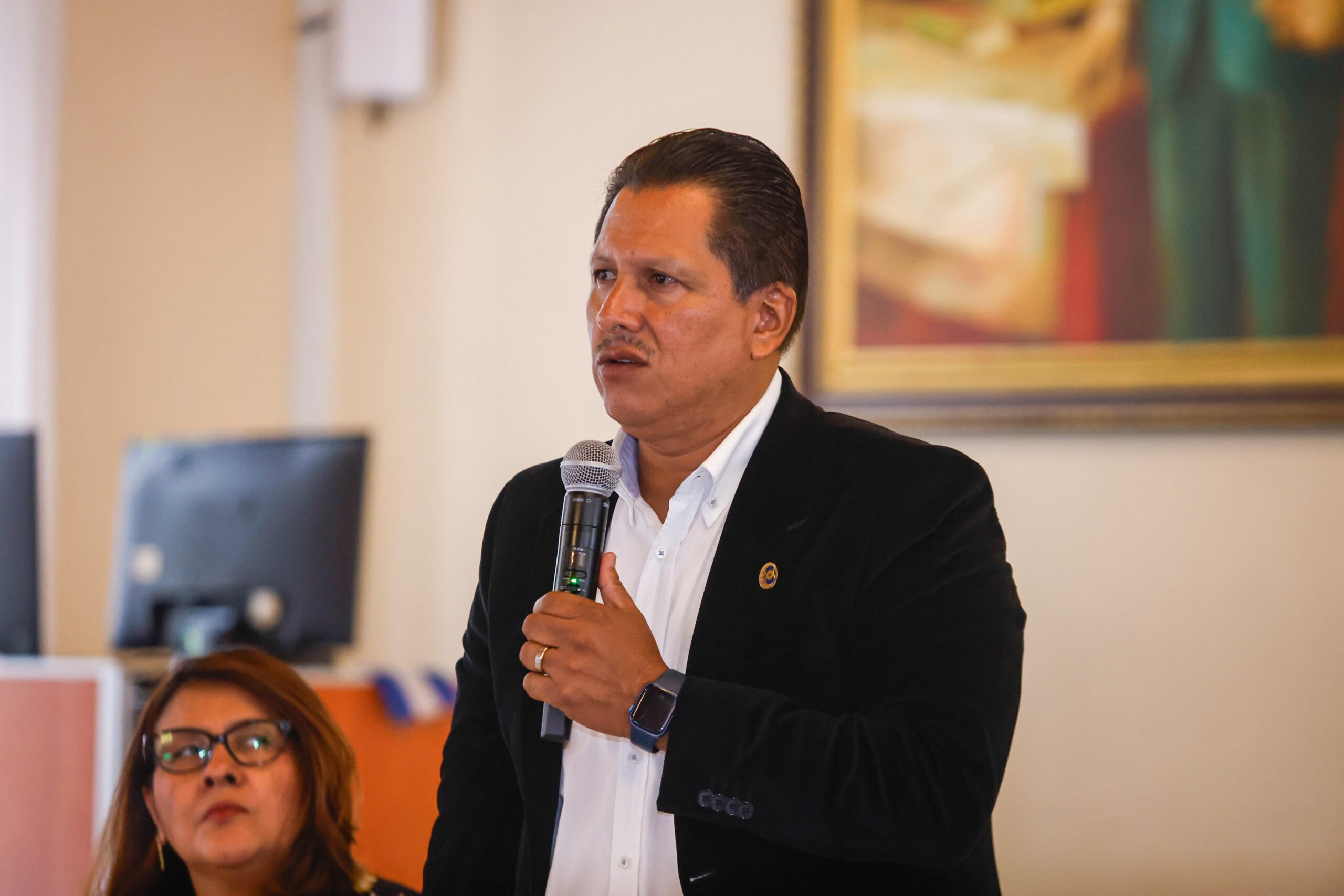 Reforma energética llega a la mesa de diálogo con la Confraternidad Evangélica