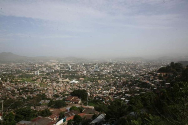 Polvo del Sahara cubre Honduras y autoridades emiten recomendaciones ante efectos en la salud
