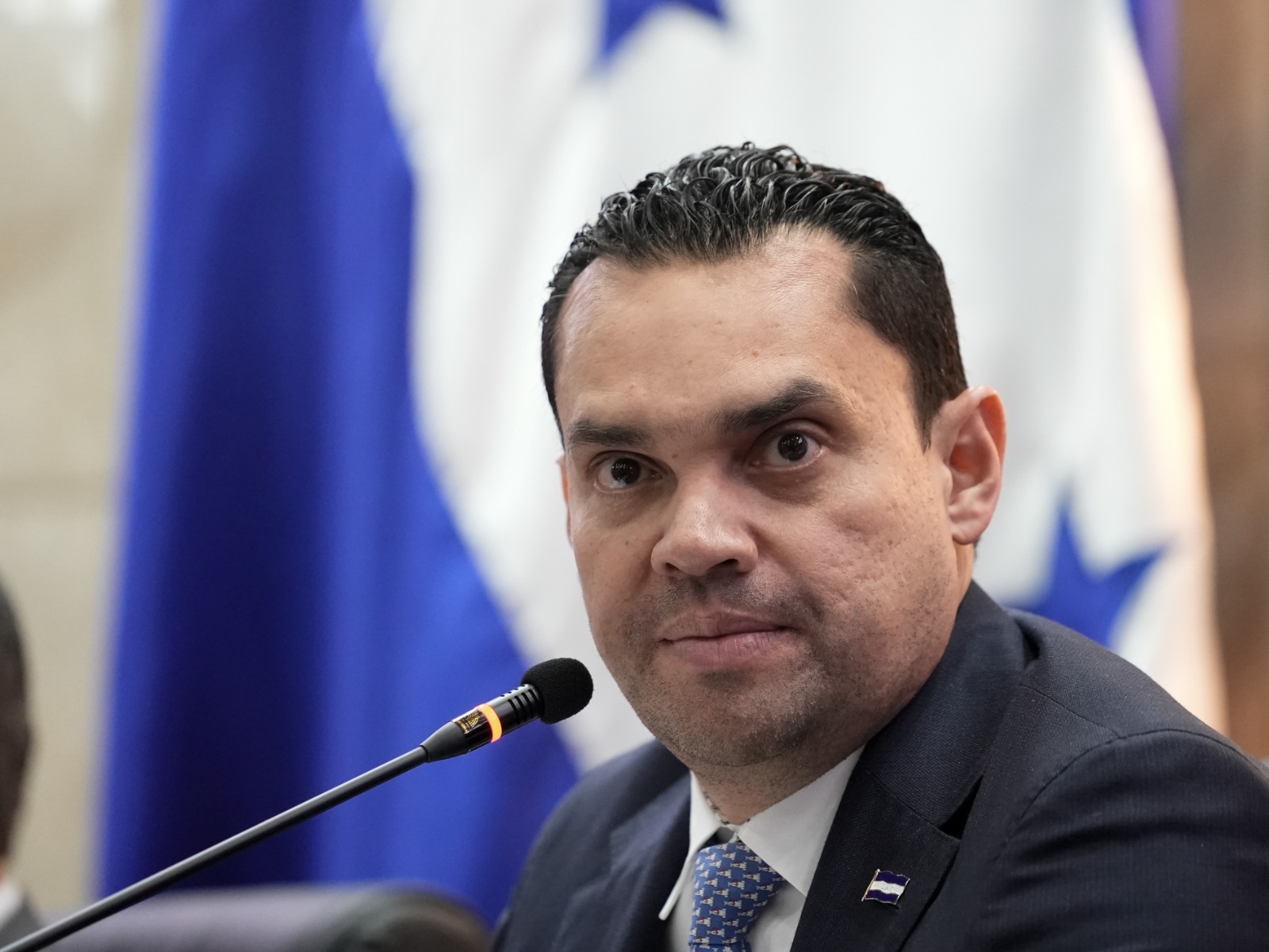 Tomás Zambrano reafirma compromiso con la protección de las mujeres hondureñas
