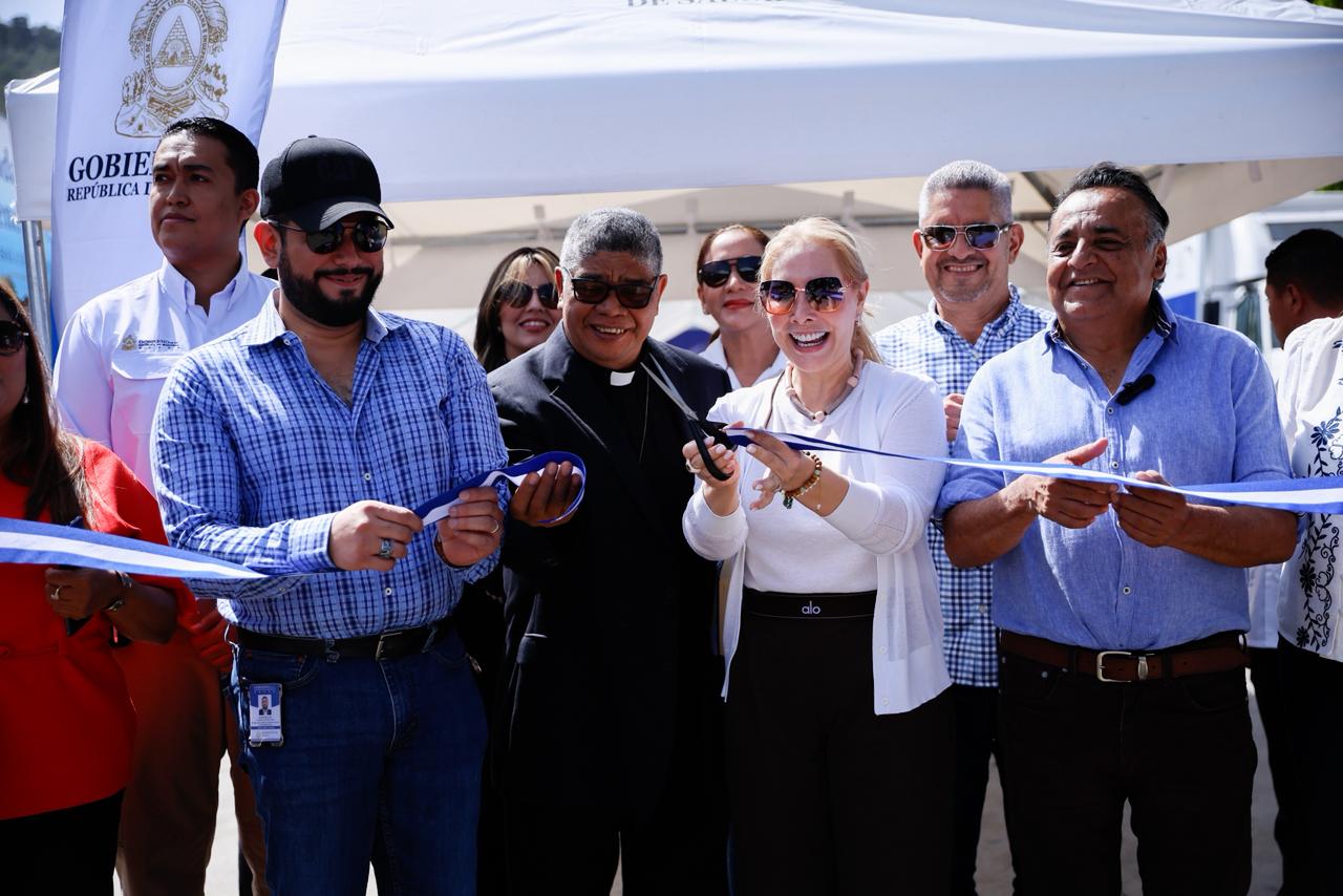 Primera Dama inaugura en Sabanagrande, Francisco Morazán, el programa: La Salud más Cerca de Usted”