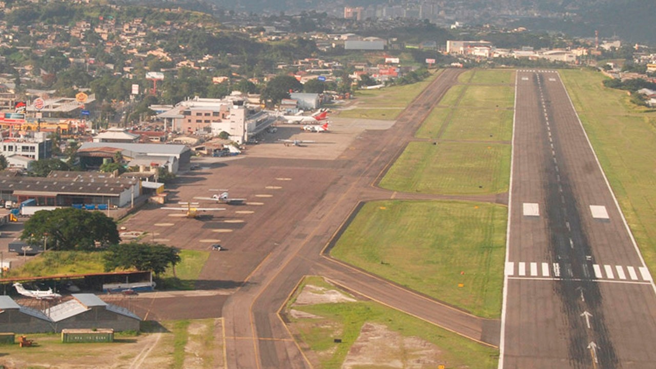 Exigen acciones inmediatas en Toncontín ante preocupación por condiciones de la pista aérea