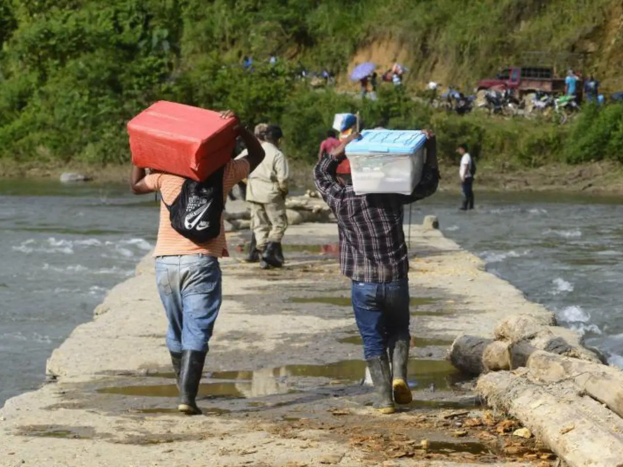 Altos costos dificultan envío de ayuda humanitaria denuncian venezolanos en Honduras