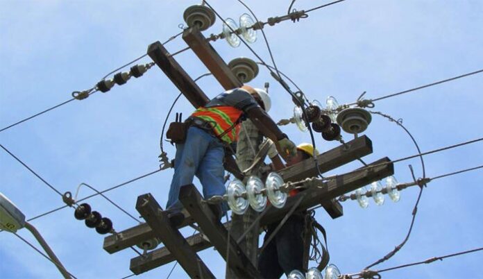 Infraestructura obsoleta y fuertes lluvias provocan más interrupciones eléctricas en el occidente de Honduras
