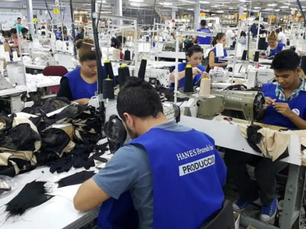 Cerca del 40 % de las maquilas habría cerrado operaciones en Honduras, advierte sector sindical
