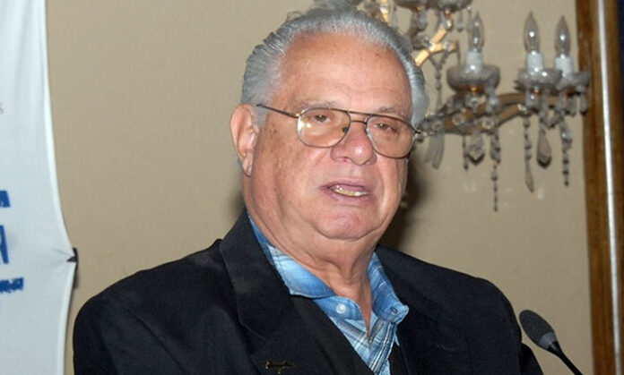 Pastor Mario Fumero cuestiona uso de profecías religiosas con fines políticos