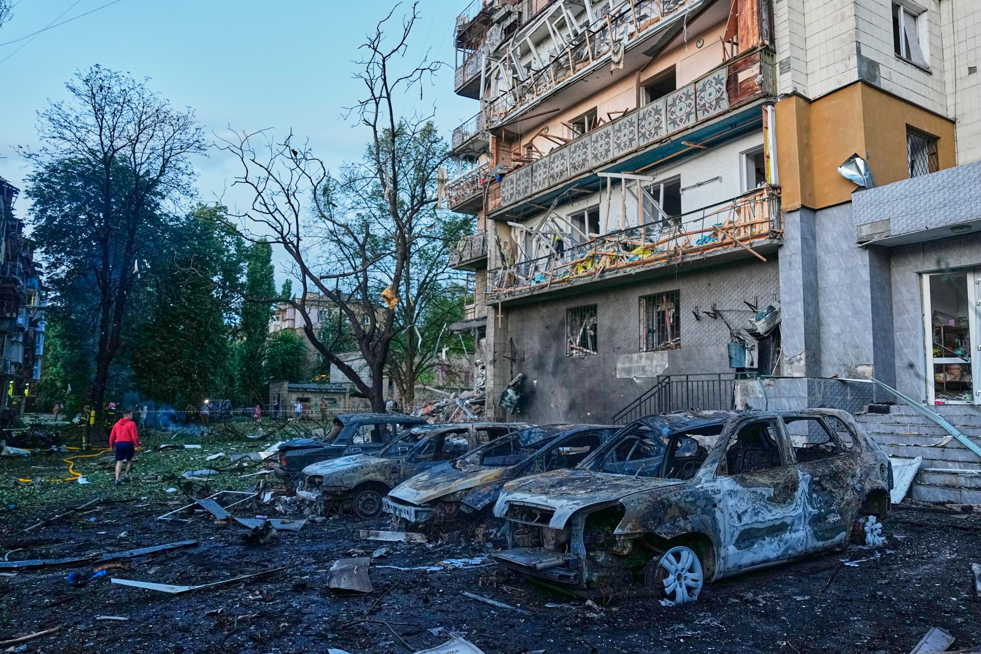 Misiles rusos vuelven a sacudir Kiev: reportan un muerto y siete heridos
