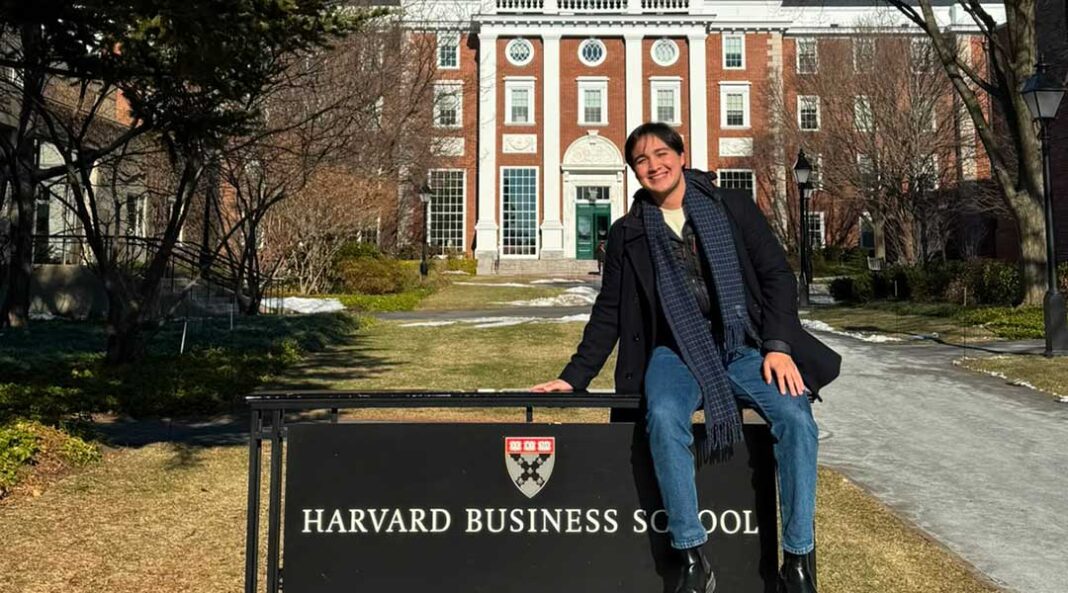 ¡Un genio! Joven hondureño impulsa empresa de inteligencia artificial para transformar la medicina de precisión